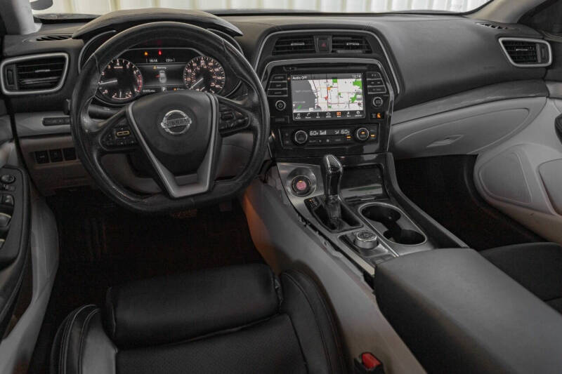 2016 Nissan Maxima S photo 10