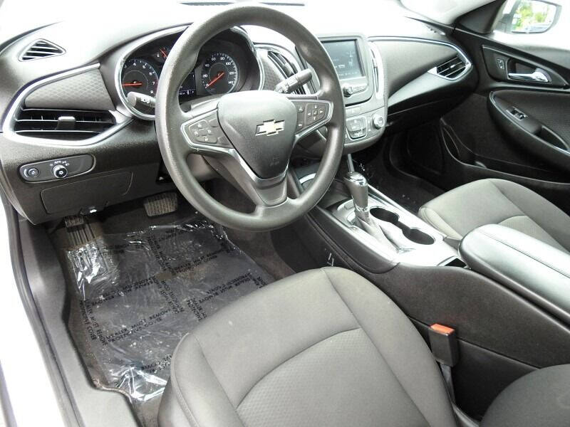 2018 CHEVROLET Malibu Sedan - $14,000
