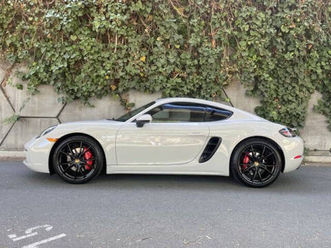 2022 Porsche 718 Cayman S