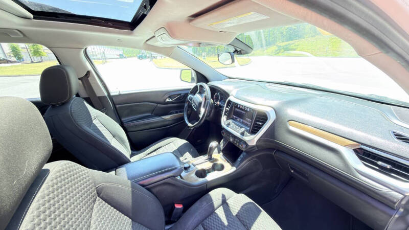 2017 GMC Acadia SLE-2