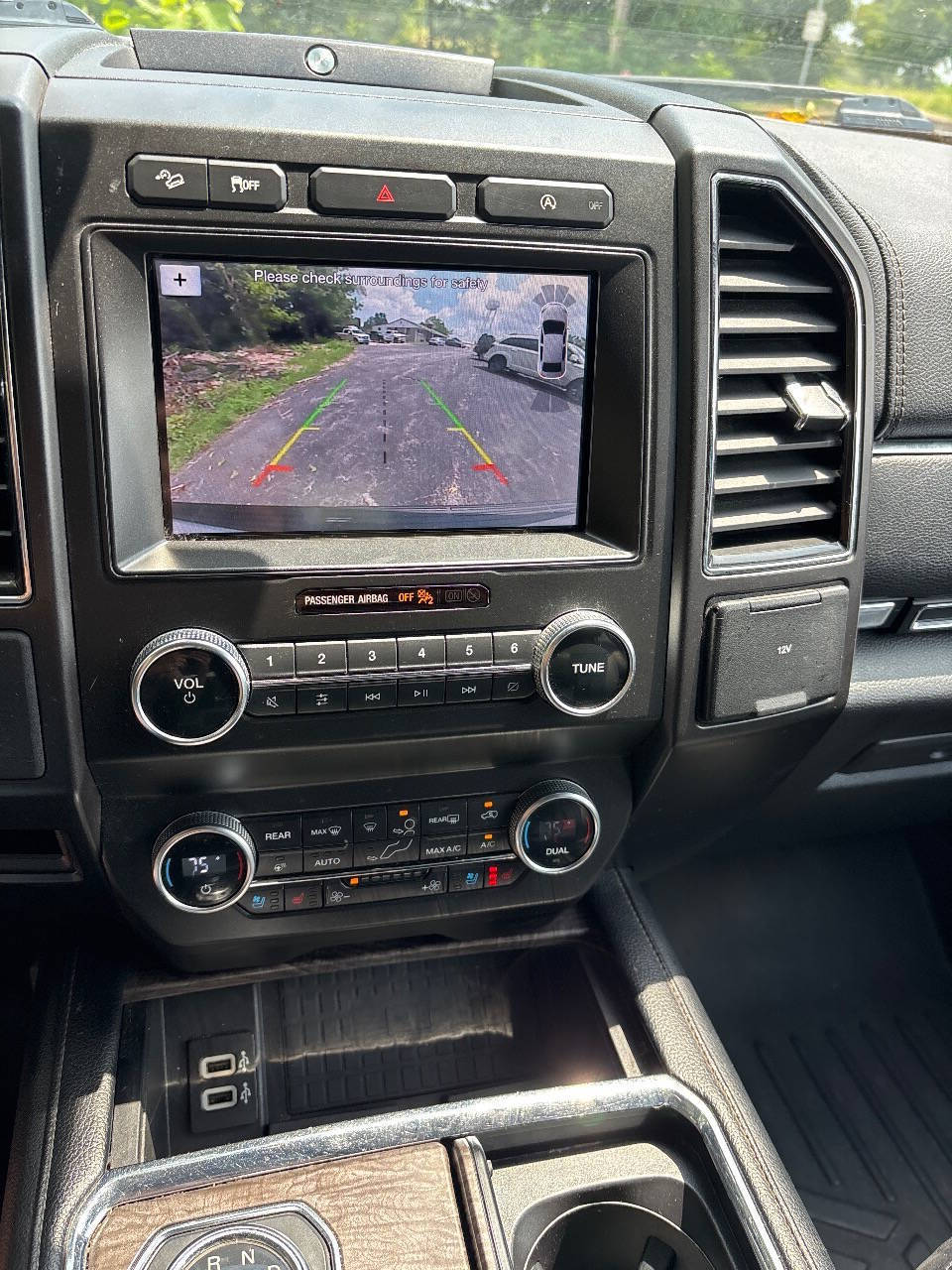 White 2019 Ford Expedition MAX Limited 4x4 Limited 4dr SUV 8