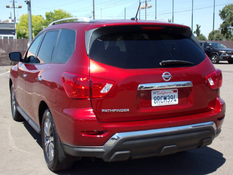 2018 Nissan Pathfinder S