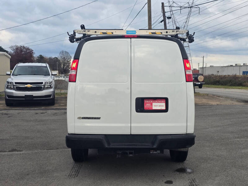 2022 Chevrolet Express 2500