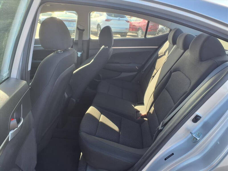 2019 Hyundai Elantra SE