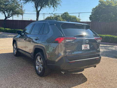 2022 Toyota RAV4 Hybrid LE