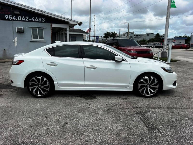 2018 Acura ILX Base photo 3