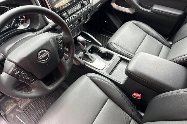 2025 Nissan Frontier SV