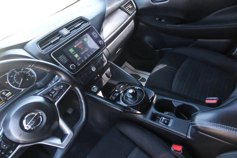 2020 Nissan LEAF SV
