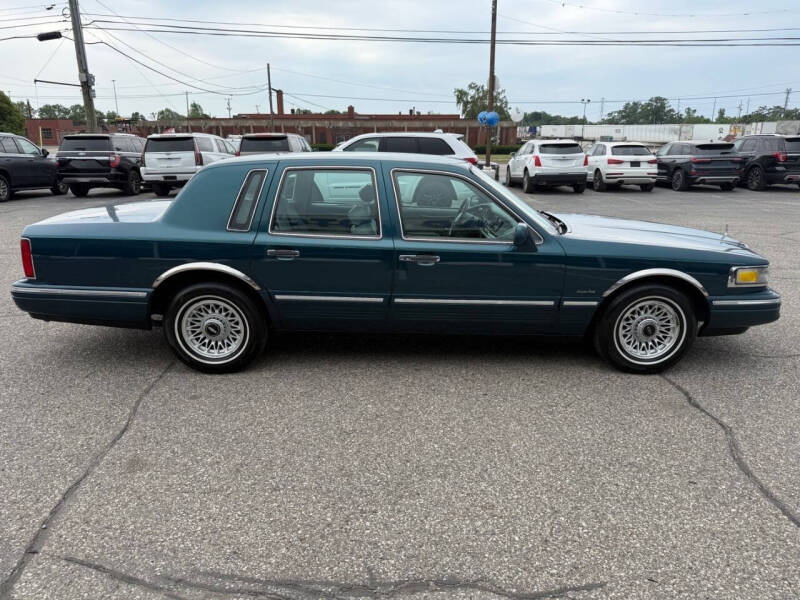 1997 Lincoln Town Car Executive