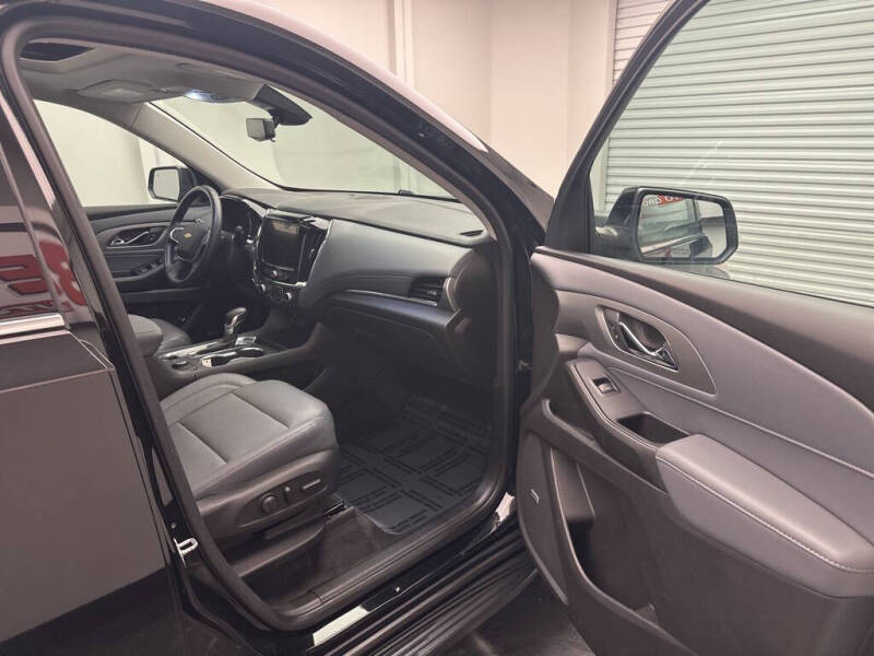 2021 Chevrolet Traverse LT Leather