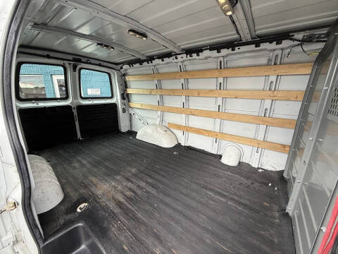 2017 GMC Savana 2500