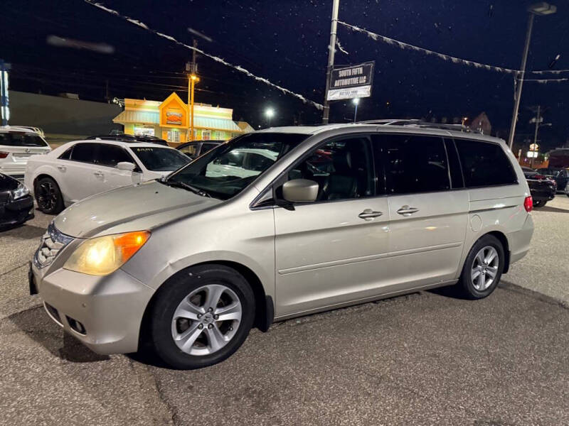 2008 Honda Odyssey Touring's photo