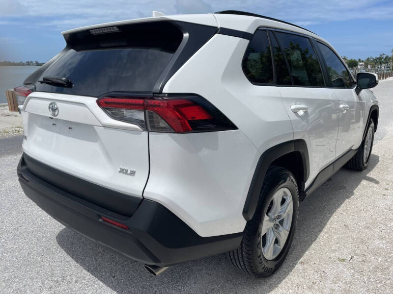 2020 Toyota RAV4 XLE