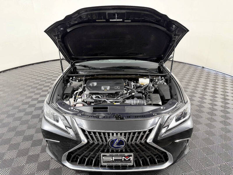 2022 Lexus ES 300h
