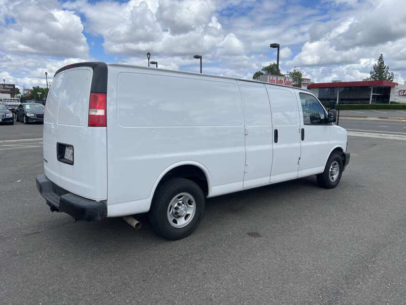2018 Chevrolet Express 2500
