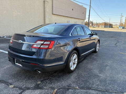 2017 Ford Taurus SEL