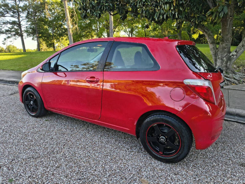 2012 Toyota Yaris 3-Door LE
