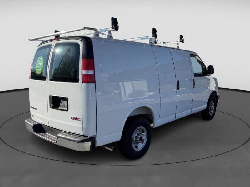 2025 GMC Savana 2500