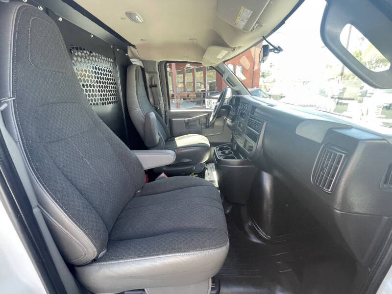 2024 GMC Savana 2500