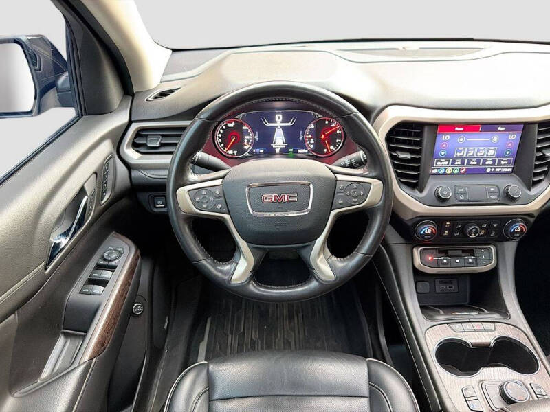 2022 GMC Acadia Denali