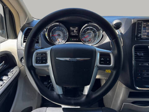 2013 Chrysler Town and Country Touring