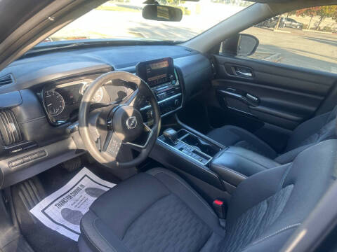 2022 Nissan Pathfinder S