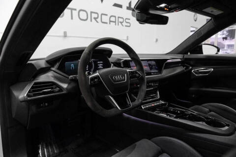 2024 Audi e-tron GT quattro Prestige