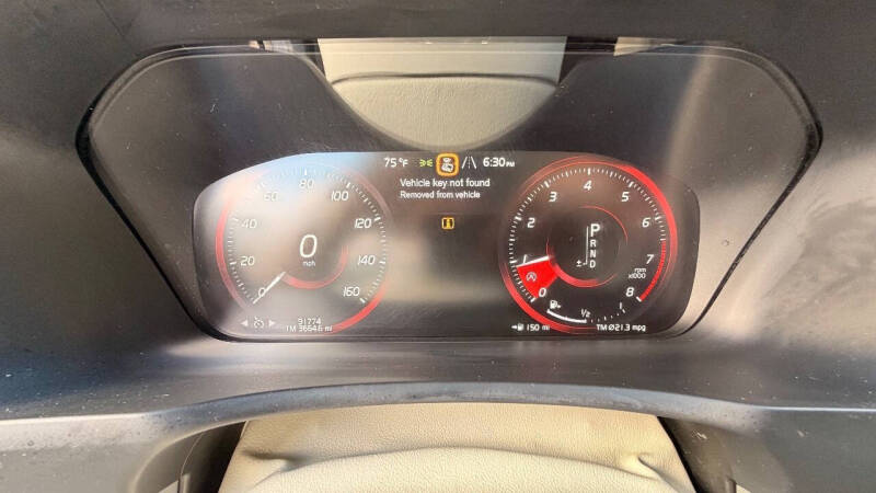 2016 Volvo XC90 T5 Momentum