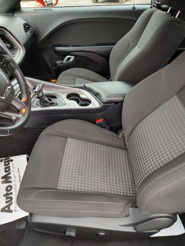 2021 Dodge Challenger SXT