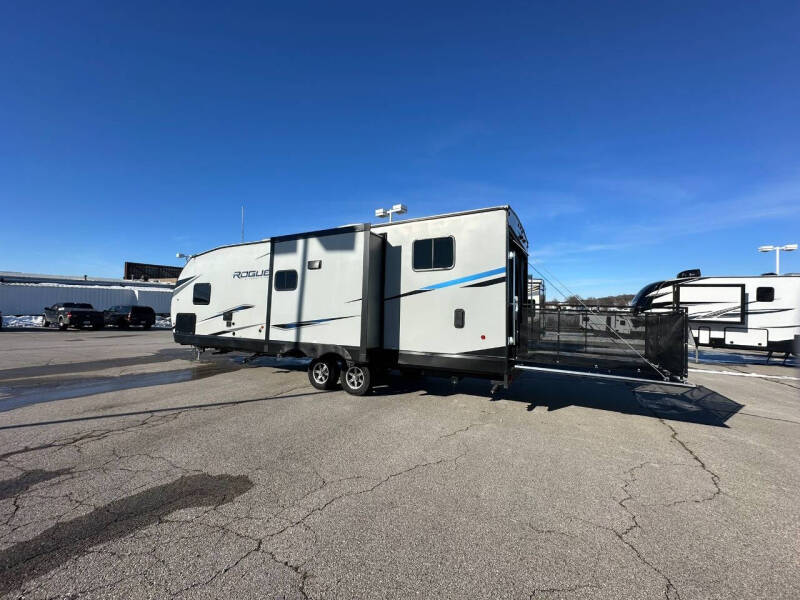 2022 Forest River Vengeance Rogue 26VKS