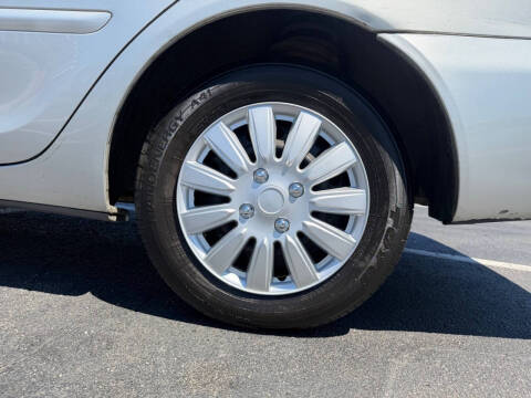 2005 Toyota Camry Standard