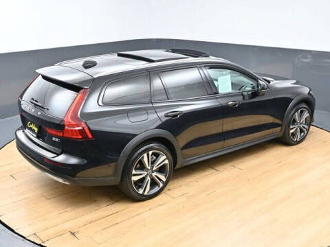 2025 Volvo V60 Cross Country B5 Plus