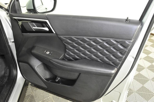 2023 Mitsubishi Outlander SEL