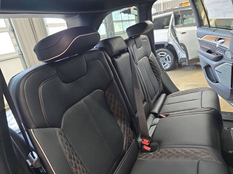 2026 Jeep Grand Cherokee Summit