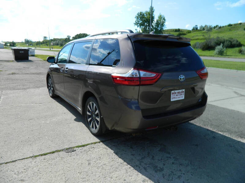 2018 Toyota Sienna Limited Premium 7-Passenger
