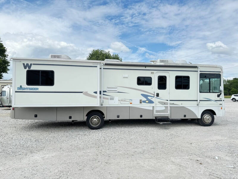 2004 Winnebago Sightseer 35N