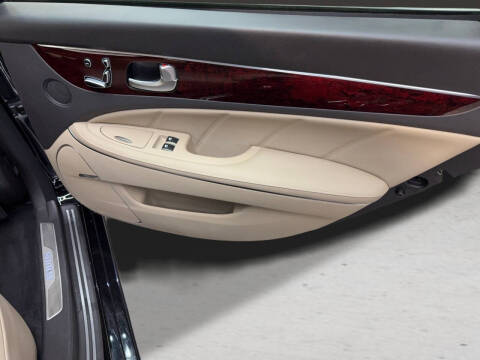 2013 Hyundai Equus Signature