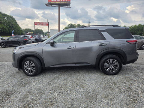 2025 Nissan Pathfinder SV
