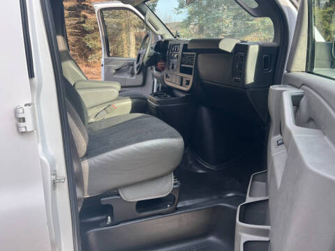 2024 GMC Savana 2500