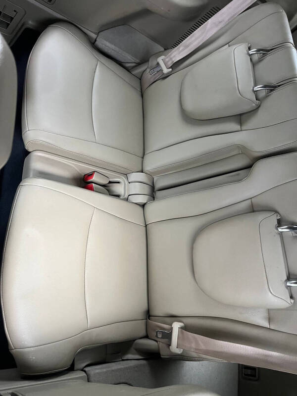 2011 Toyota Highlander SE