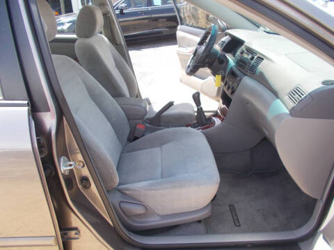 2004 Toyota Corolla LE