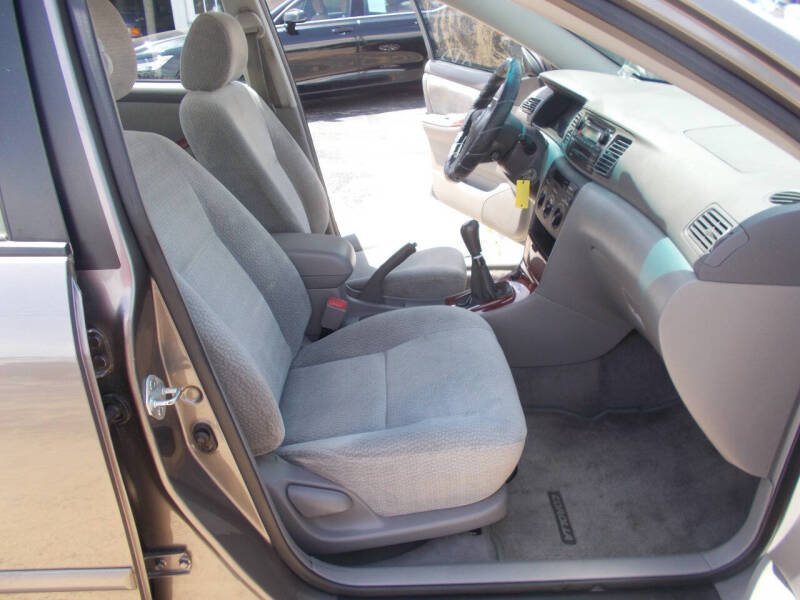 2004 Toyota Corolla LE