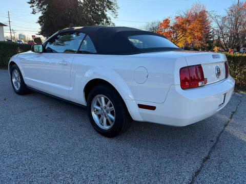 2006 Ford Mustang V6 Deluxe