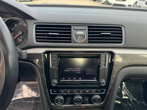 2017 Volkswagen Passat 1.8T SE