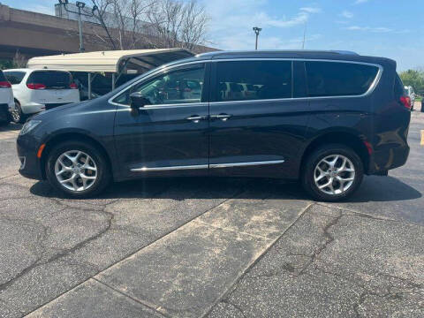2019 Chrysler Pacifica Touring L Plus