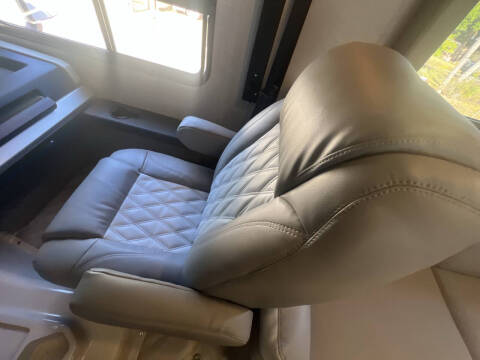 2020 Holiday Rambler Invicta