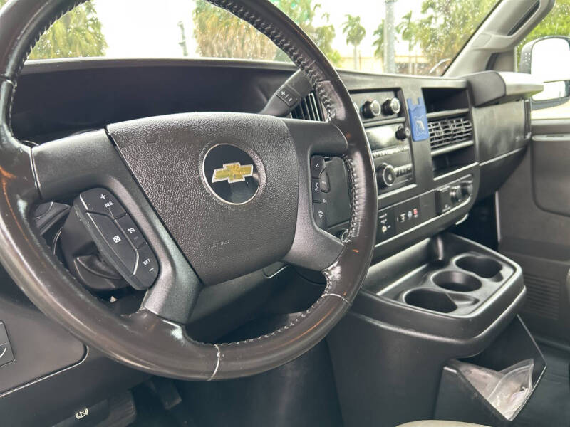 2022 Chevrolet Express 2500
