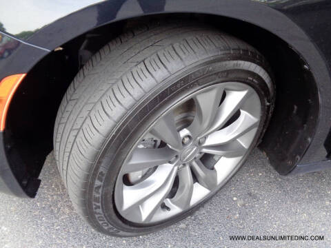 2015 Chrysler 200 S