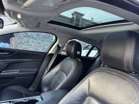 2017 Jaguar XE 25t Prestige