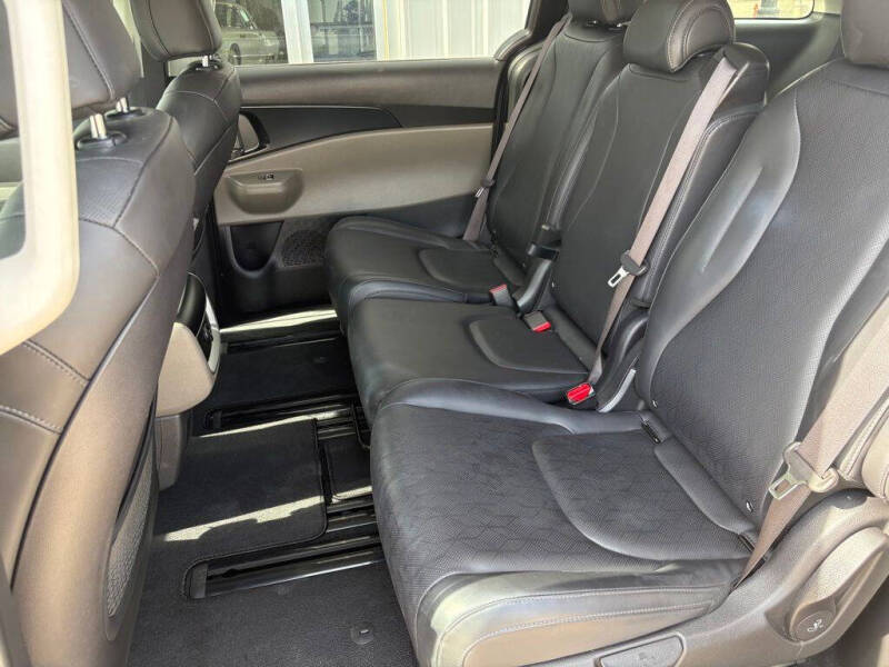 2025 Kia Carnival LXS